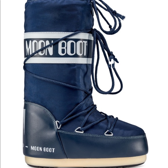 Moonboots , fits a size 3.5/6y - Picture 2 of 2